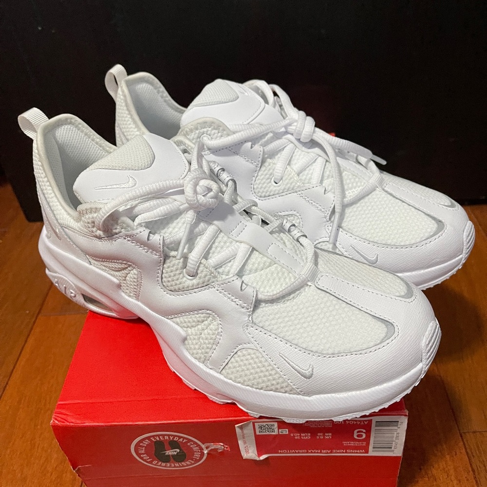 Nike Women's Air Max Graviton